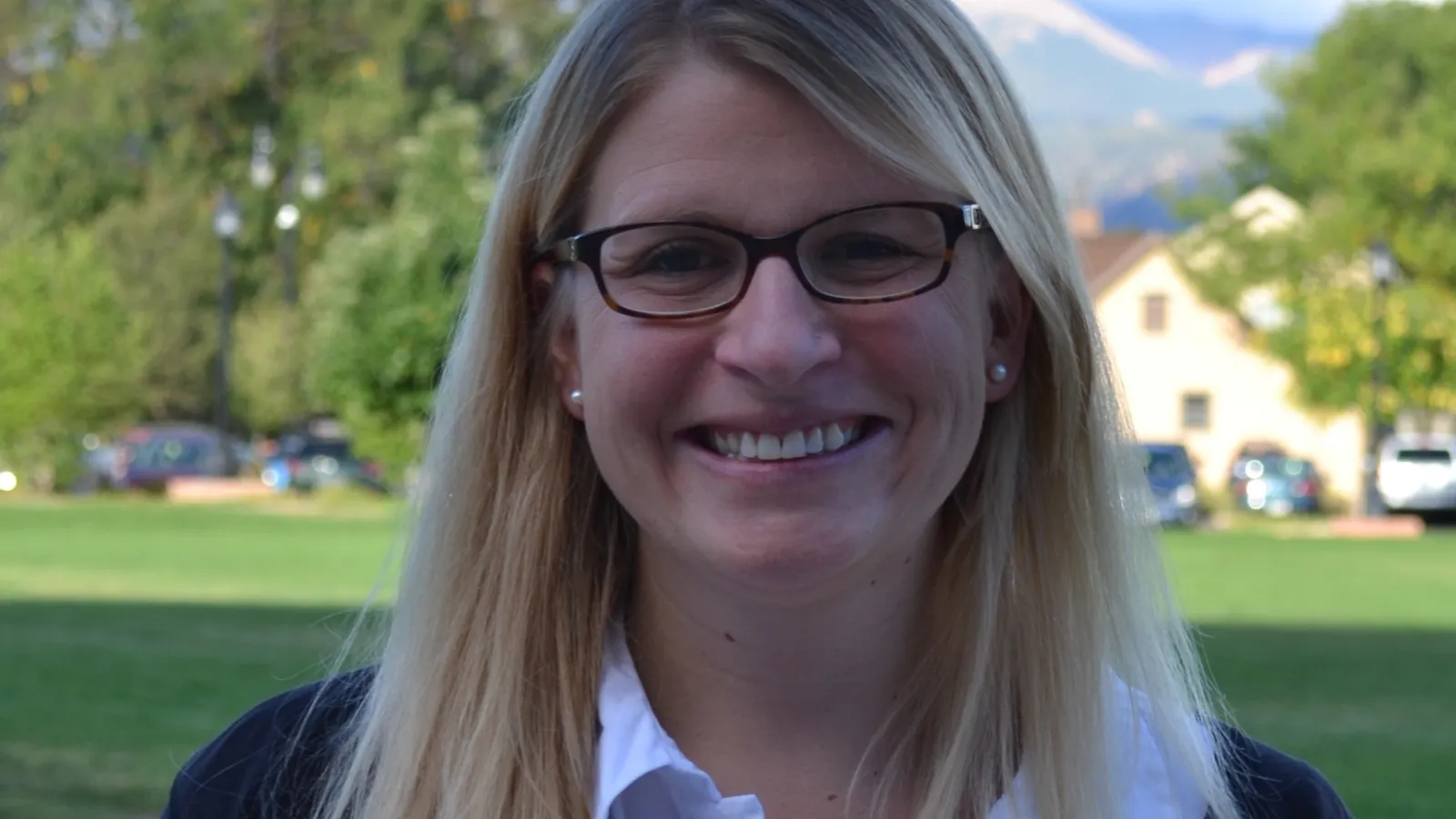 Professor Becca Barnes