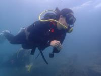 SES Graduate Student Shannon Dixon scuba diving at her field site in Hawaii