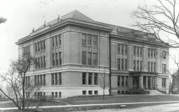 Black and White photo of Mendenhall Laboratory