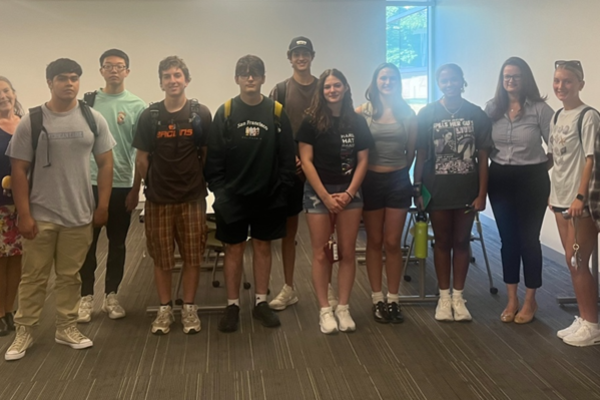 The SES freshman class with Dr. Royce and Dr. Cook. Contributed by Professor Ann Cook.